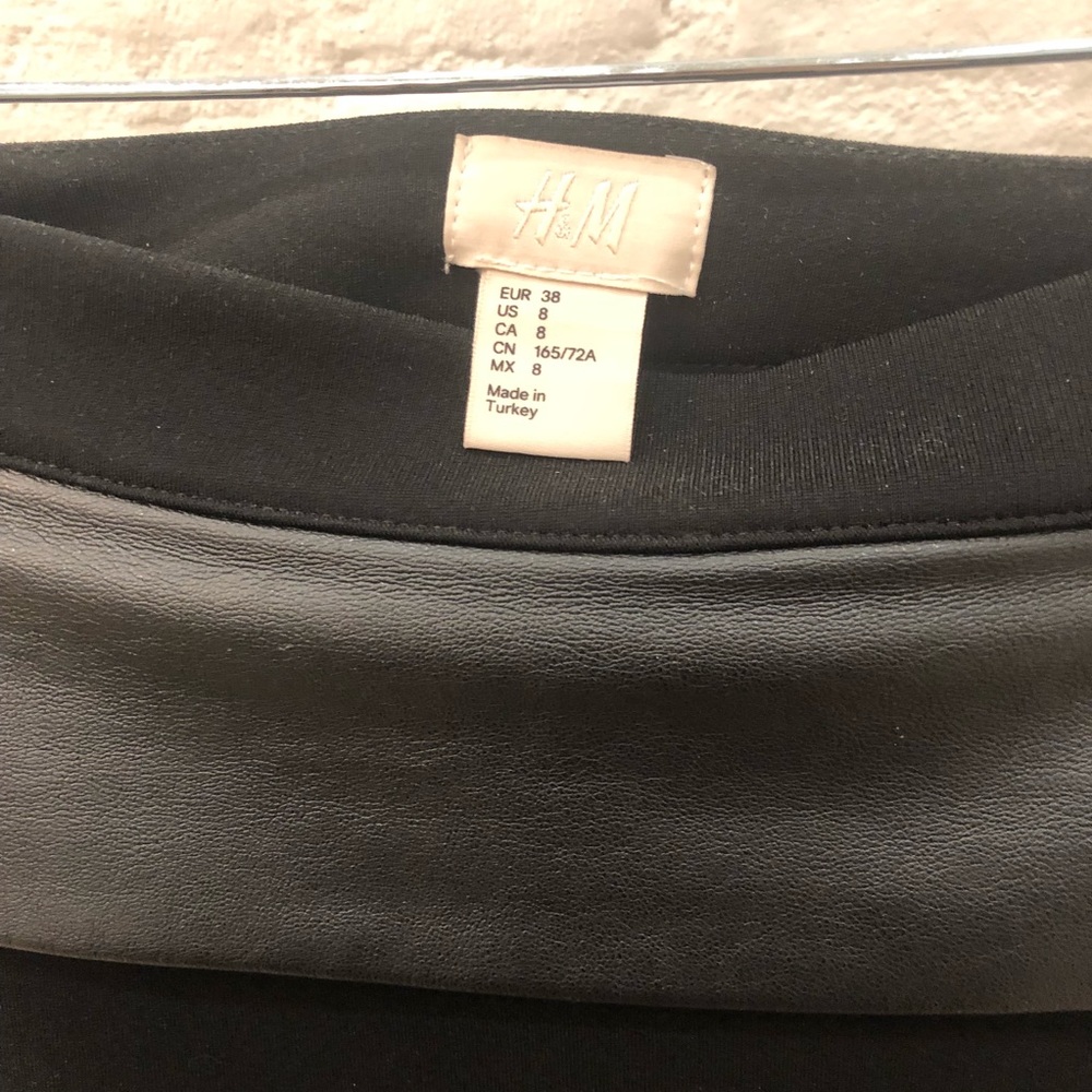 H&M Black Pencil Skirt w/Leather detail Sz8 - Picture 5 of 7